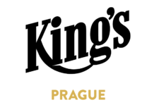 Ein stilisiertes schwarzes Logo des Kings Casino in Prag, bestehend aus einem königlichen Krönungssymbol und dem Schriftzug "Kings Casino Prague" in eleganter Schrift.
