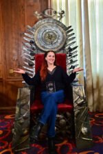 Anca Eggenberger am Eisernen Thron im Casino Seefeld
